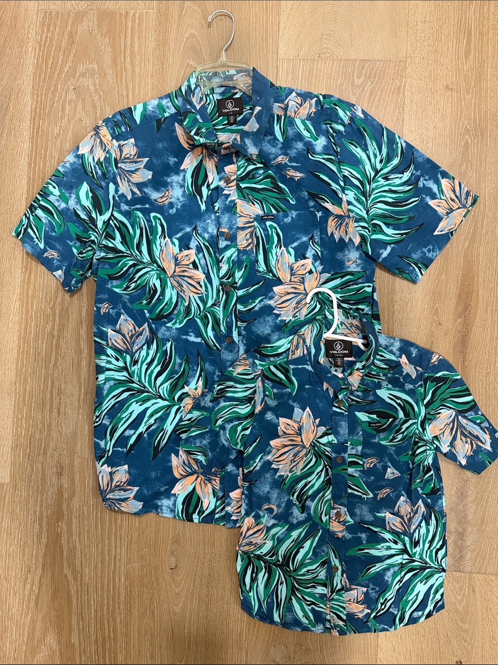 Volcom Blue Tropical Floral Short-Sleeve Button-Up Shirt